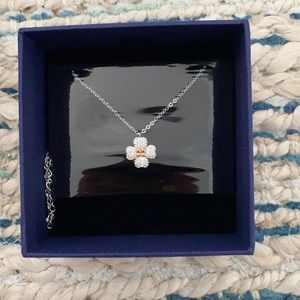 Swarovski Latisha Pendant Flower Cry/Jet Mix